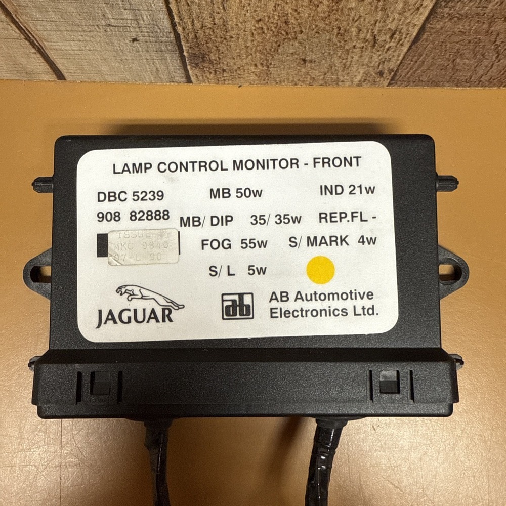 Jaguar Front Lamp Control Monitor DBC 5239 MB 50W